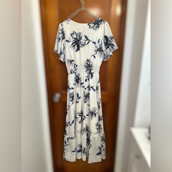 Women’s Orange Farm USA Dress White Blue Floral Size S Flowy Maxi Wedding Guest - Picture 2 of 9